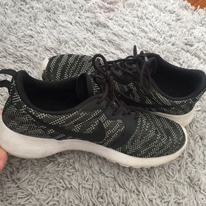 Black&White Nike Sneakers